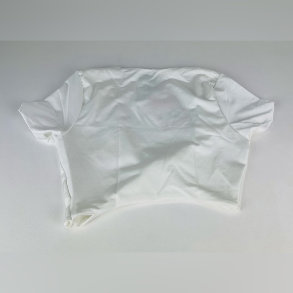 Slinky Twist Front Crop - Picture 2 of 2